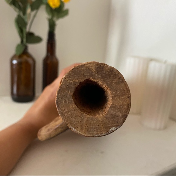 Vintage wood carved tall vase - Picture 6 of 6